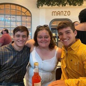 Meet your Posher, Danielle